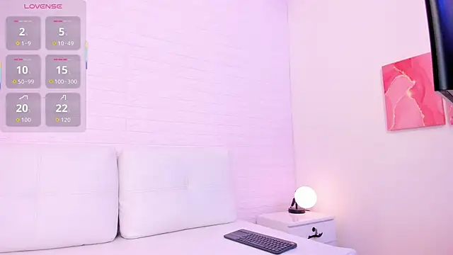 Snapshot of RenataJhonson_ chatting on 10, 9, 2025 RenataJhonson online show from 10, 9, 2025