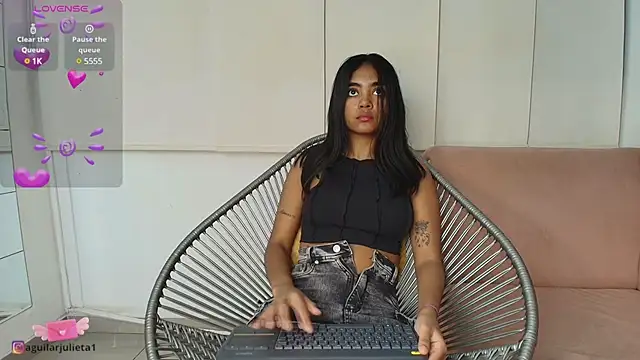 julieta aguilar1 online show from 4, 1, 2025