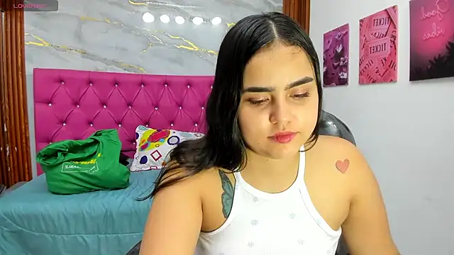 Snapshot of Helen_russo chatting on 3, 5, 2026 Helen russo online show from 3, 5, 2026