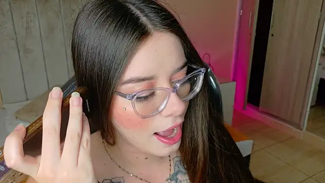 Charlotte Olsen  online show from 17, 6, 2026