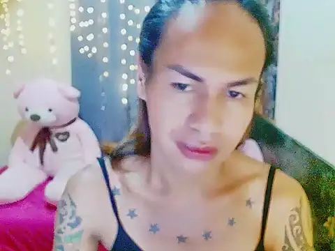 Snapshot of Indaypakay_ts chatting on 27, 10, 2025 Indaypakay ts online show from 27, 10, 2025