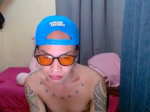 Snapshot of Indaypakay_ts chatting on 14, 12, 2025 Indaypakay ts online show from 14, 12, 2025