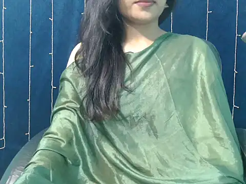 Snapshot of Yashi chatting on 4, 11, 2025 Yashi online show from 4, 11, 2025