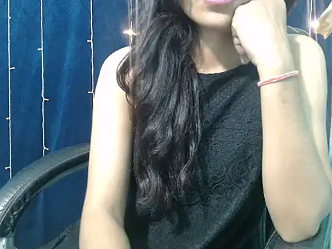 Snapshot of Yashi chatting on 6, 11, 2025 Yashi online show from 6, 11, 2025