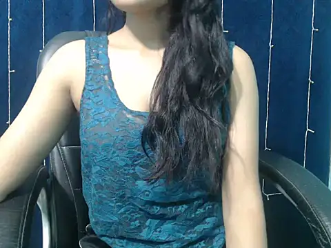 Snapshot of Yashi chatting on 13, 11, 2025 Yashi online show from 13, 11, 2025