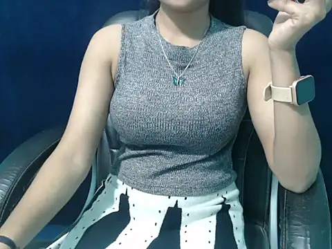 Snapshot of Yashi chatting on 3, 12, 2025 Yashi online show from 3, 12, 2025