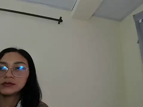 Snapshot of ASIAM_BRUNET chatting on 1, 11, 2025 ASIAM BRUNET online show from 1, 11, 2025