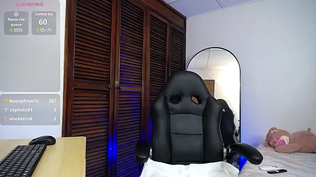 Snapshot of karoll_marquez chatting on 12, 1, 2025 karoll marquez online show from 12, 1, 2025