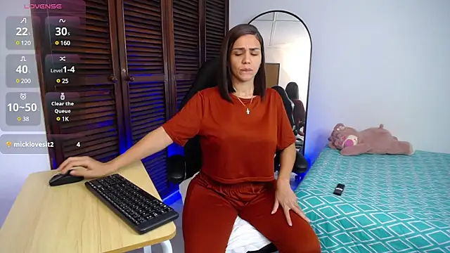 Snapshot of karoll_marquez chatting on 1, 2, 2025 karoll marquez online show from 1, 2, 2025