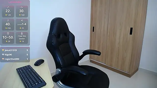 Snapshot of karoll_marquez chatting on 15, 11, 2025 karoll marquez online show from 15, 11, 2025