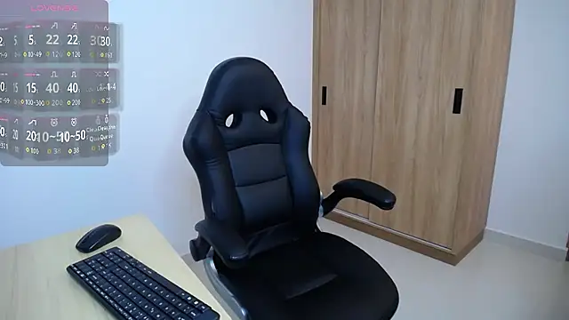 Snapshot of karoll_marquez chatting on 3, 12, 2025 karoll marquez online show from 3, 12, 2025