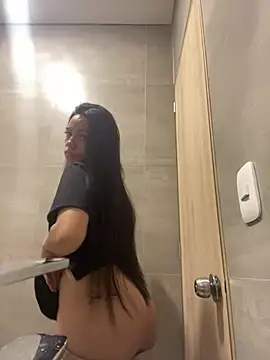 Hannahb-e2 online show from 29, 12, 2024