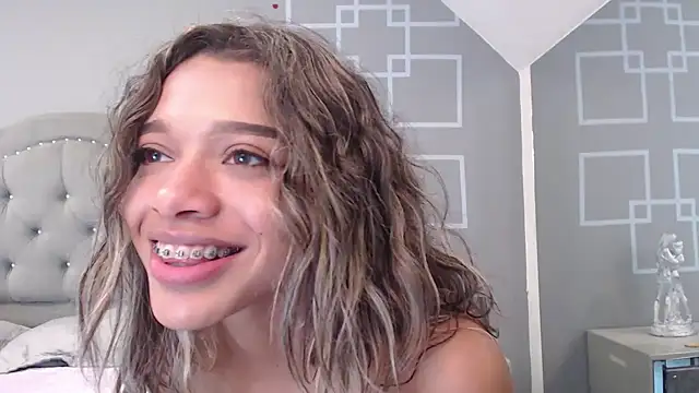 Snapshot of BritneyCollins chatting on 9, 2, 2025 BritneyCollins online show from 9, 2, 2025