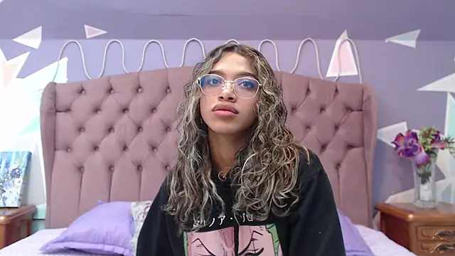 Snapshot of BritneyCollins chatting on 12, 3, 2025 BritneyCollins online show from 12, 3, 2025