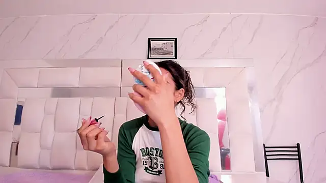 Snapshot of BritneyCollins chatting on 20, 9, 2025 BritneyCollins online show from 20, 9, 2025