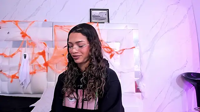 Snapshot of BritneyCollins chatting on 16, 10, 2025 BritneyCollins online show from 16, 10, 2025