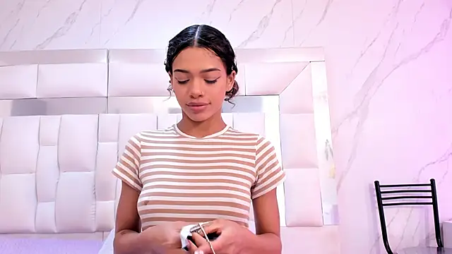 Snapshot of BritneyCollins chatting on 15, 11, 2025 BritneyCollins online show from 15, 11, 2025