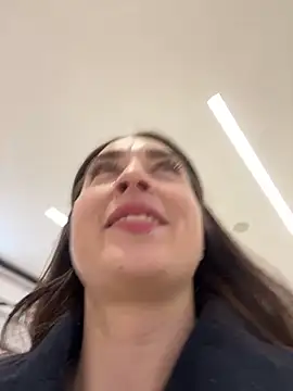 Holly Play online show from 19, 12, 2024