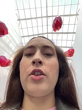 Holly Play online show from 11, 9, 2025