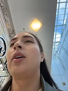 Holly Play online show from 18, 10, 2025