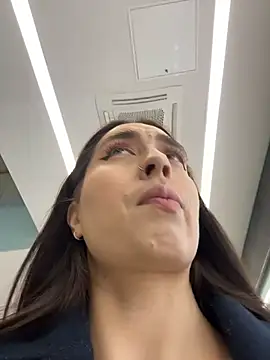 Holly Play online show from 18, 1, 2026