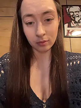Holly Play online show from 1, 6, 2026
