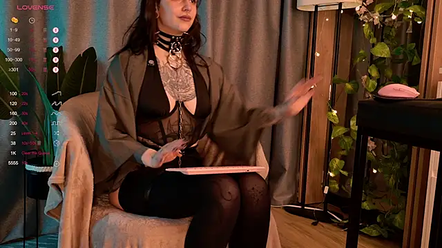 MichaellaMoon online show from 10, 12, 2024