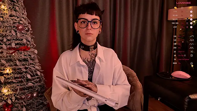 MichaellaMoon online show from 30, 12, 2024