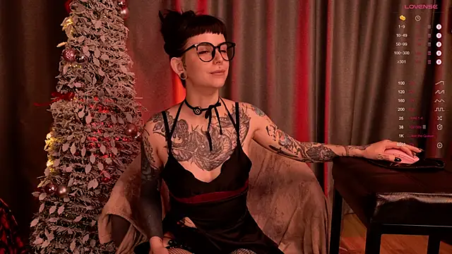 MichaellaMoon online show from 4, 1, 2025