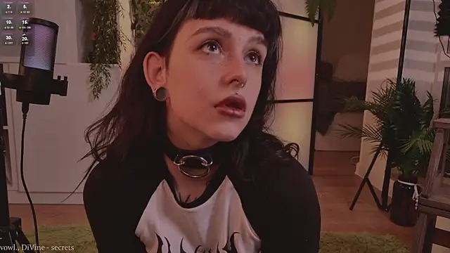 MichaellaMoon online show from 17, 10, 2025