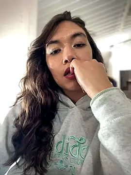 Iris lee online show from 16, 9, 2025