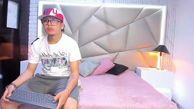 Snapshot of Bonny_Bonss chatting on 22, 1, 2025 Bonny Bonss online show from 22, 1, 2025