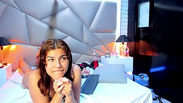 Snapshot of Bonny_Bonss chatting on 5, 2, 2025 Bonny Bonss online show from 5, 2, 2025