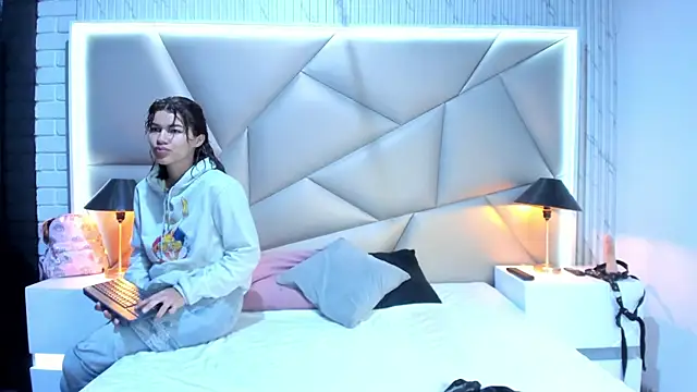 Snapshot of Bonny_Bonss chatting on 7, 2, 2025 Bonny Bonss online show from 7, 2, 2025