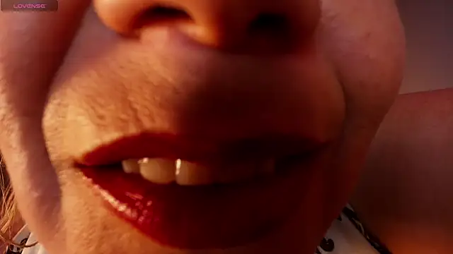 MelaniaKnauss online show from 4, 4, 2026