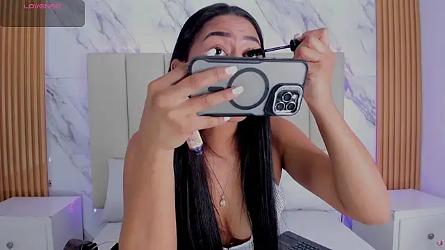 Iris Thompson  online show from 3, 2, 2026