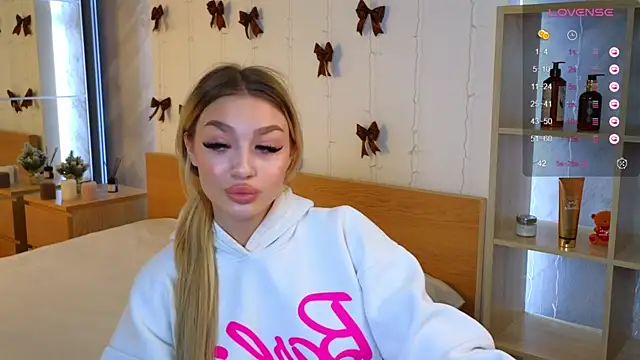 Ella Milla online show from 24, 12, 2024