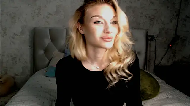 Snapshot of Ella_Milla chatting on 10, 6, 2026 Ella Milla online show from 10, 6, 2026