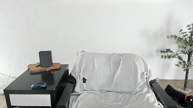 MendiPetite online show from 17, 3, 2026