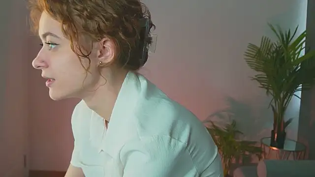 Curly Moon online show from 16, 3, 2025