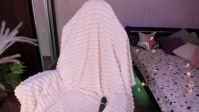 Miss Elia online show from 18, 12, 2024