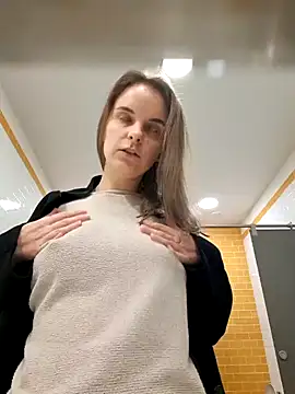 RaonXO online show from 4, 12, 2024