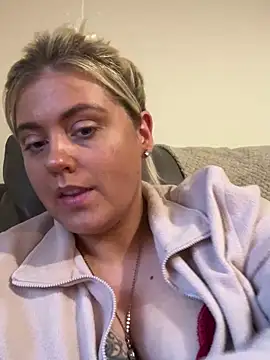 Snapshot of Blondiee3088 chatting on 21, 1, 2025 Blondiee3088 online show from 21, 1, 2025