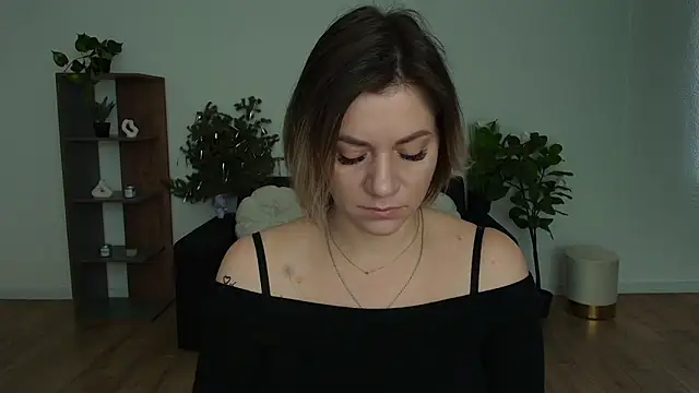 MariaSttone online show from 4, 2, 2025