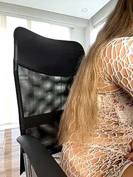 nicollefiorett online show from 21, 10, 2025