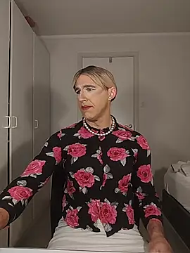 kirstenstone online show from 6, 3, 2026