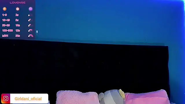 Liittle foxxxy online show from 9, 1, 2025