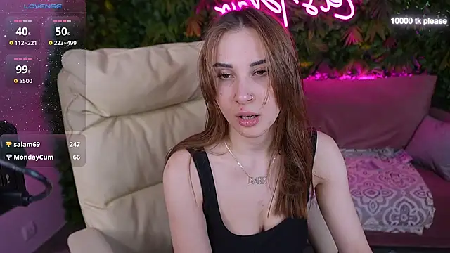 Snapshot of JennyyLuv chatting on 5, 3, 2025 JennyyLuv online show from 5, 3, 2025