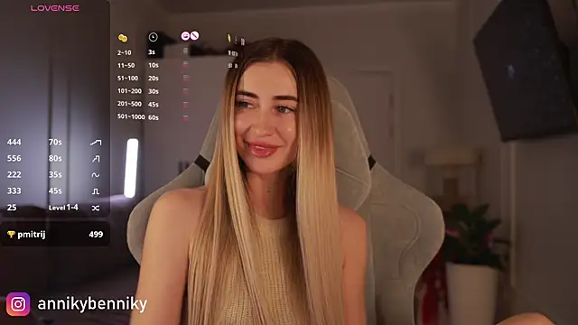 Coconutkittyy online show from 16, 12, 2024