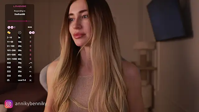 Coconutkittyy online show from 17, 3, 2025